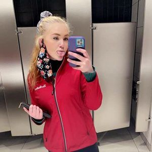 Meet your Posher, Carley